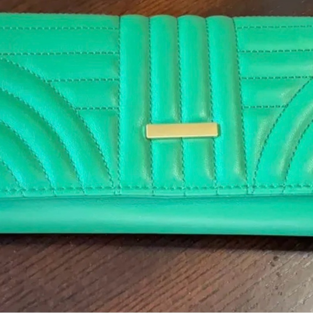 Elegant Green Quilted Wallet